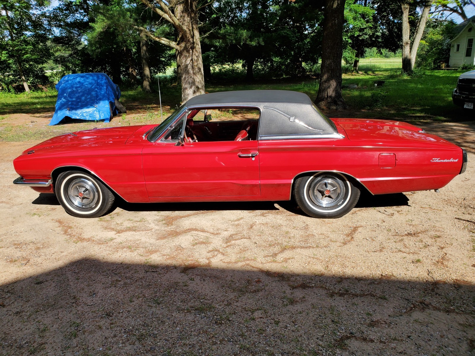 Ford-Thunderbird-1966-Coupe-33