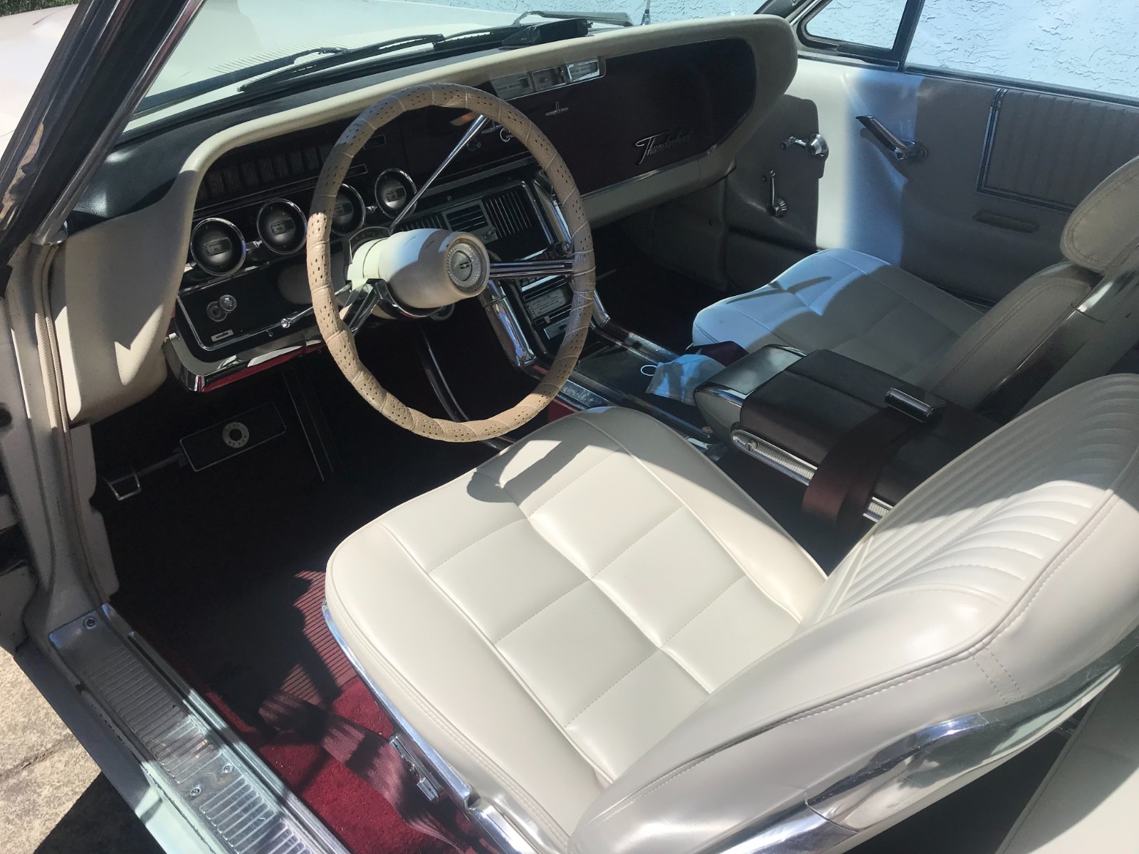 Ford-Thunderbird-1966-Coupe-9