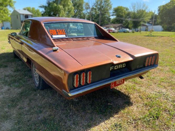 Ford-Thunderbird-1966-Custom-2