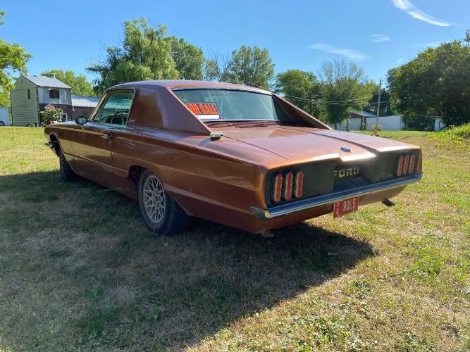 Ford-Thunderbird-1966-Custom-4
