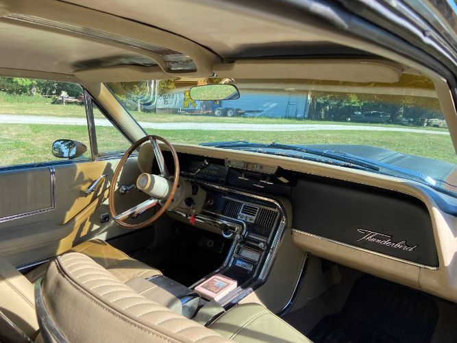 Ford-Thunderbird-1966-Custom-8