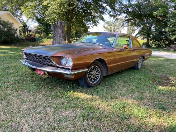 Ford-Thunderbird-1966-Custom-9