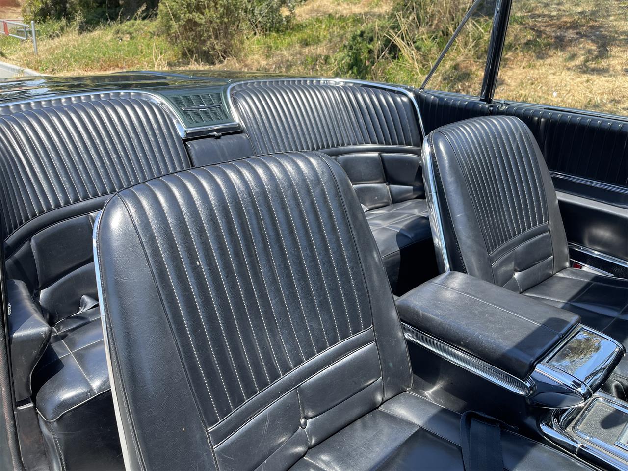 Ford-Thunderbird-1966-Ivy-Green-Black-15
