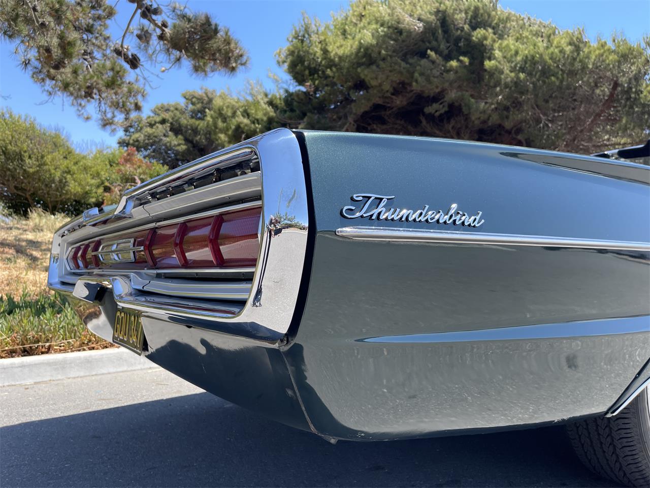 Ford-Thunderbird-1966-Ivy-Green-Black-16