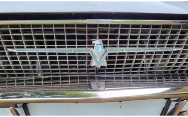 Ford-Thunderbird-1966-Platinum-Blue-amp-White-Pearl-1