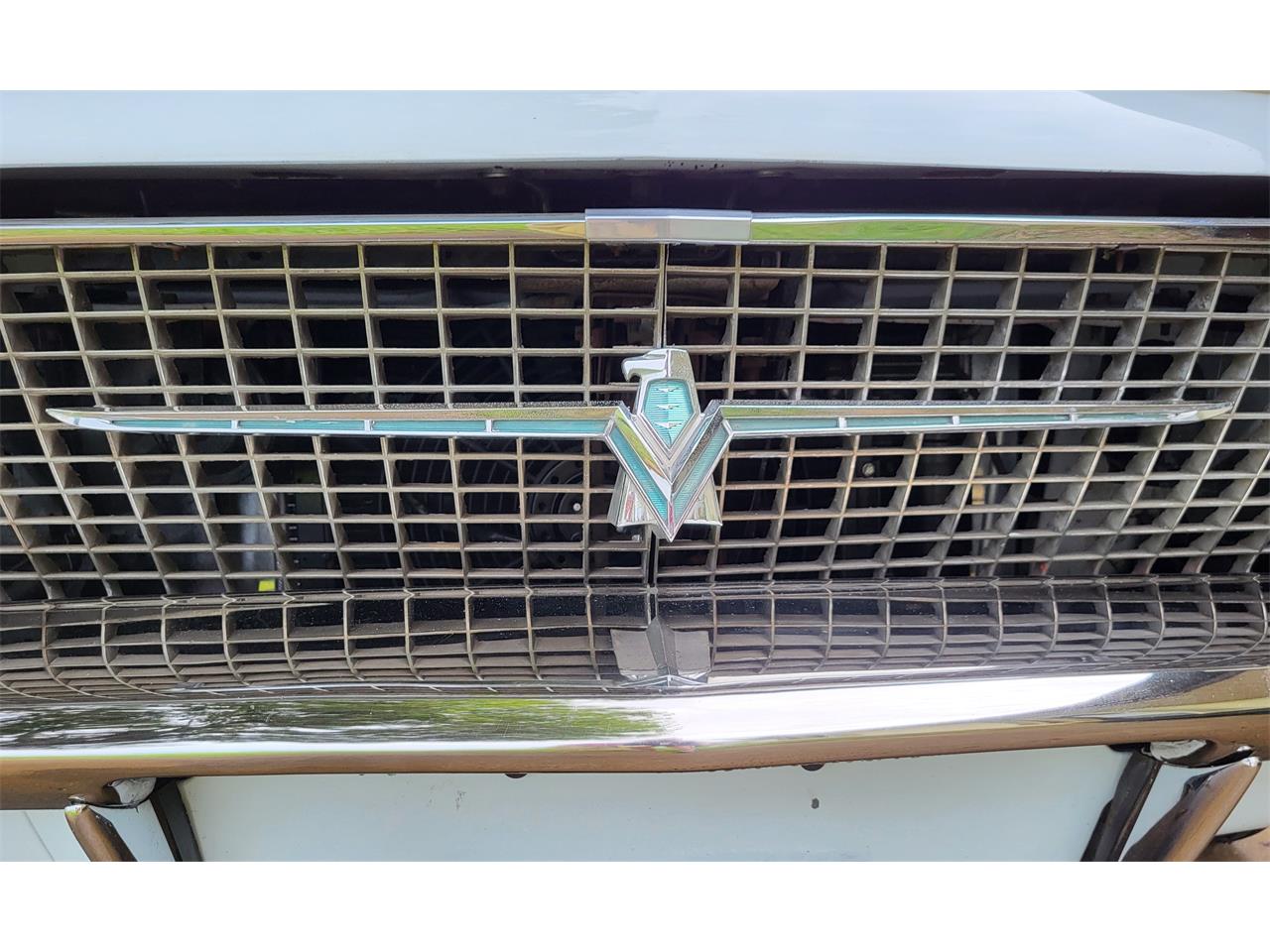 Ford-Thunderbird-1966-Platinum-Blue-amp-White-Pearl-1
