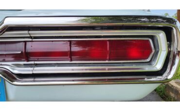 Ford-Thunderbird-1966-Platinum-Blue-amp-White-Pearl-11