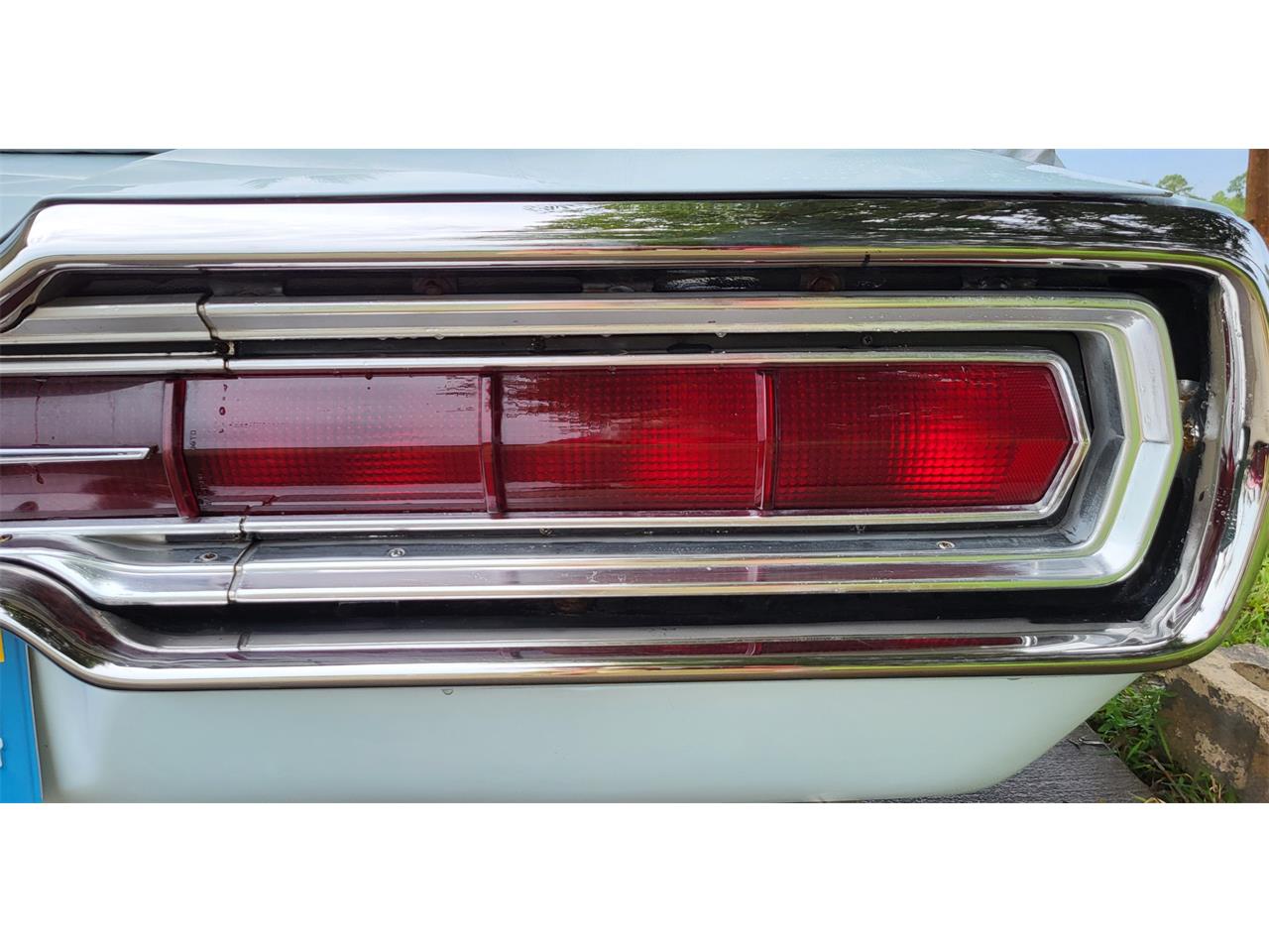 Ford-Thunderbird-1966-Platinum-Blue-amp-White-Pearl-11