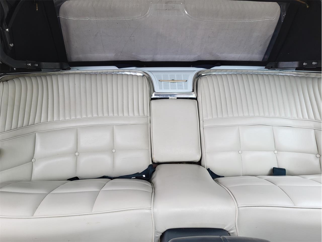 Ford-Thunderbird-1966-Platinum-Blue-amp-White-Pearl-16