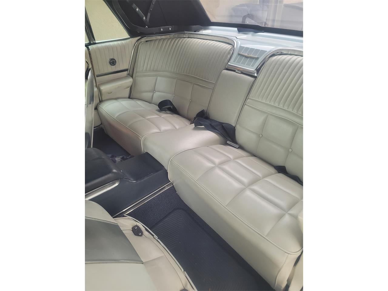 Ford-Thunderbird-1966-Platinum-Blue-amp-White-Pearl-17