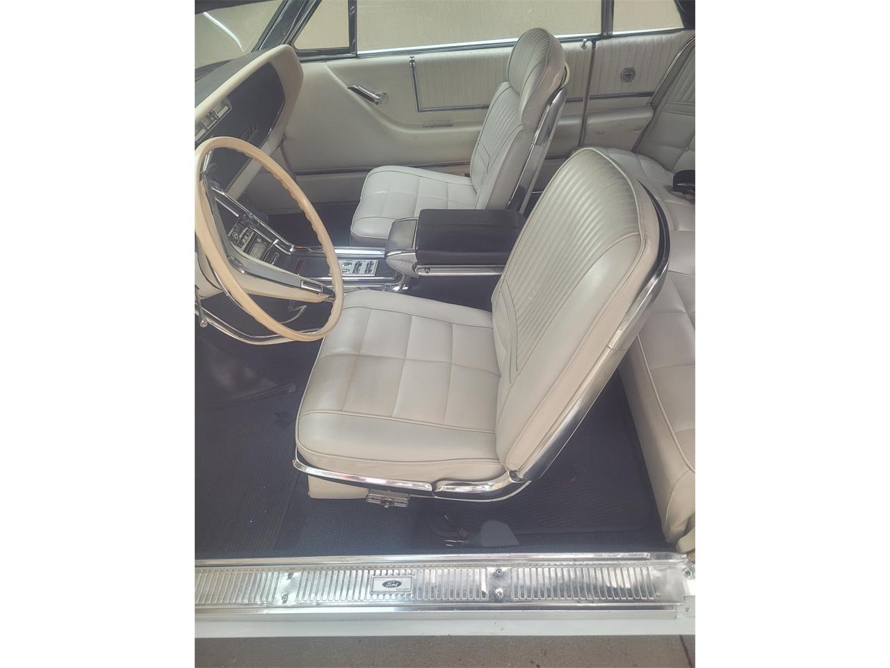 Ford-Thunderbird-1966-Platinum-Blue-amp-White-Pearl-20