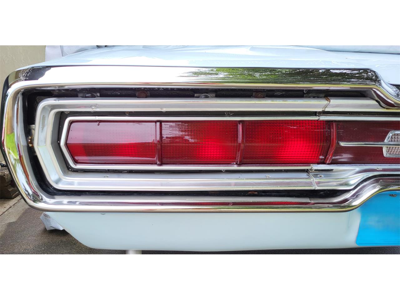 Ford-Thunderbird-1966-Platinum-Blue-amp-White-Pearl-8