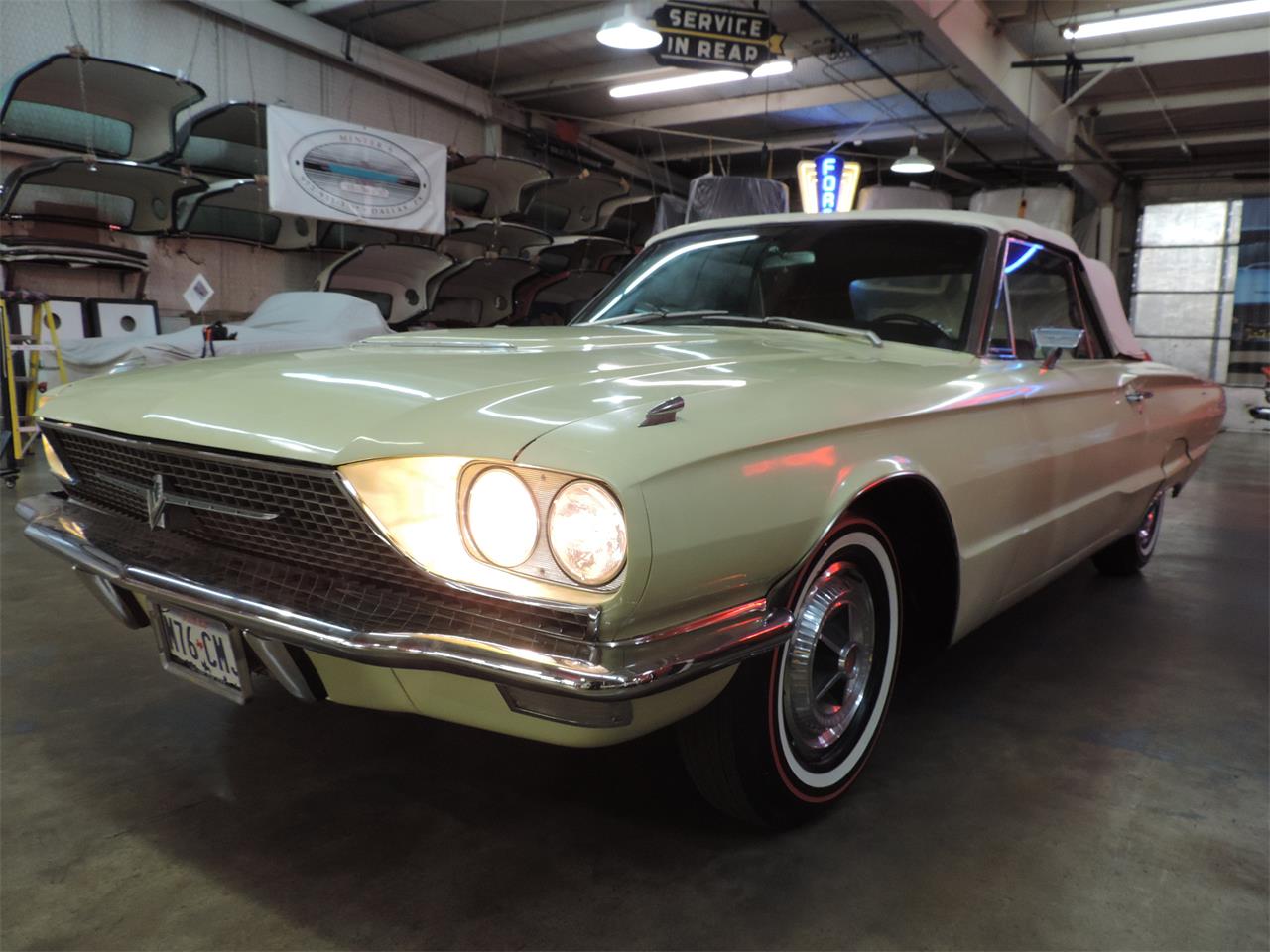 Ford-Thunderbird-1966-Spring-Time-Yellow-5