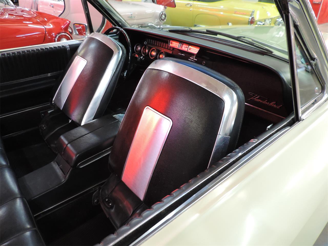 Ford-Thunderbird-1966-Spring-Time-Yellow-9