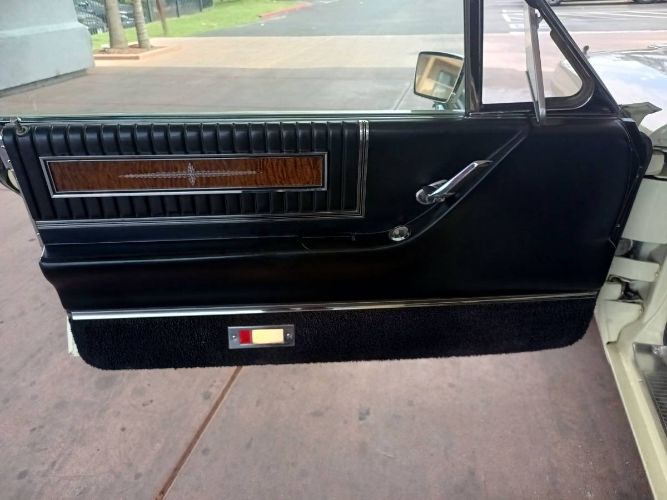Ford-Thunderbird-1966-Yellow-Black-1