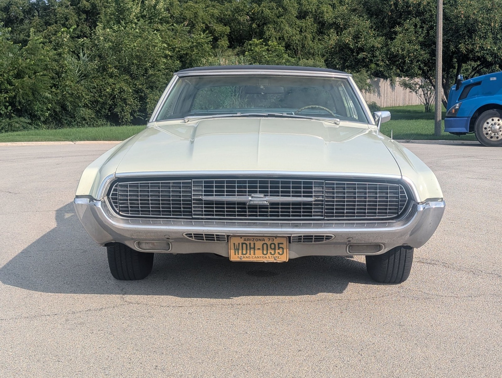 Ford-Thunderbird-1967-Coupe-11