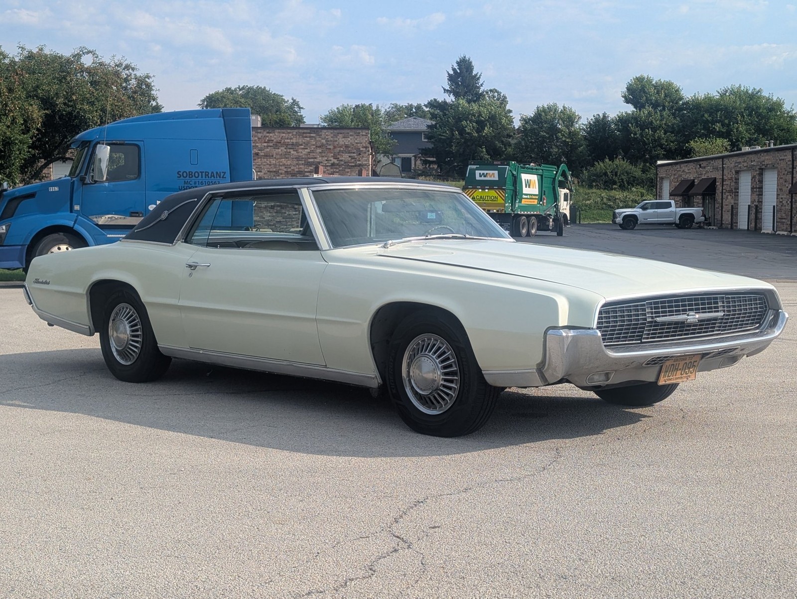 Ford-Thunderbird-1967-Coupe-12