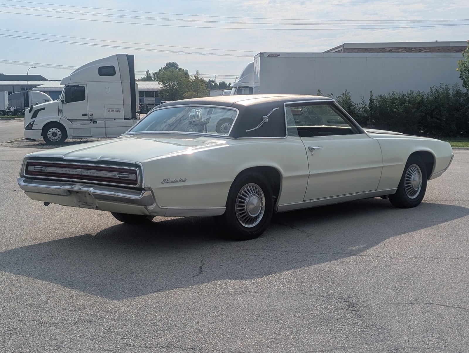 Ford-Thunderbird-1967-Coupe-14