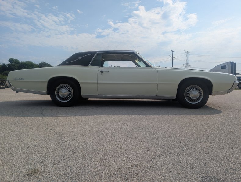 Ford-Thunderbird-1967-Diamond-Green-Green-21