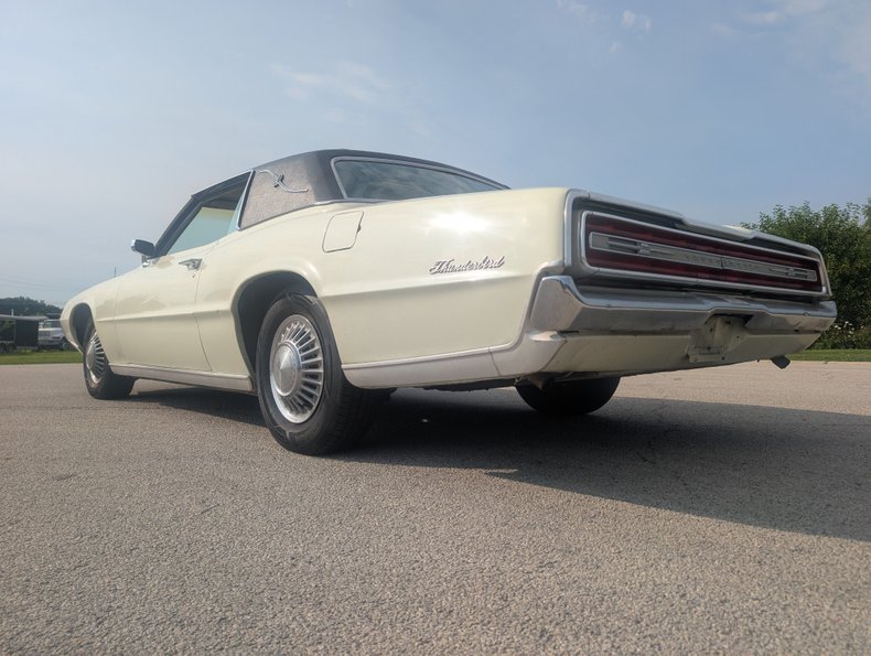 Ford-Thunderbird-1967-Diamond-Green-Green-25