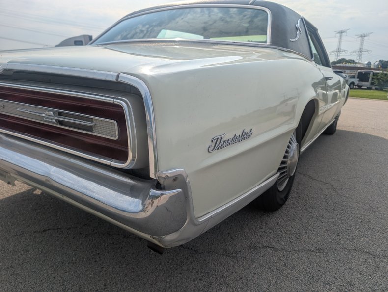 Ford-Thunderbird-1967-Diamond-Green-Green-33