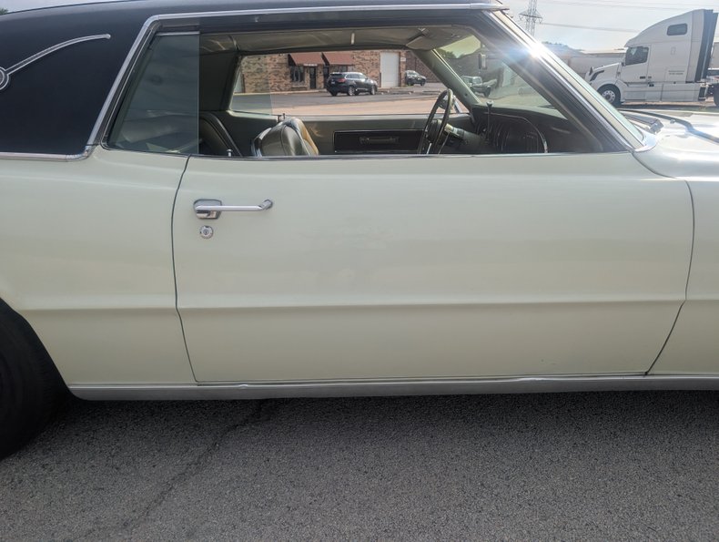 Ford-Thunderbird-1967-Diamond-Green-Green-37