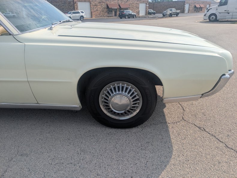 Ford-Thunderbird-1967-Diamond-Green-Green-38