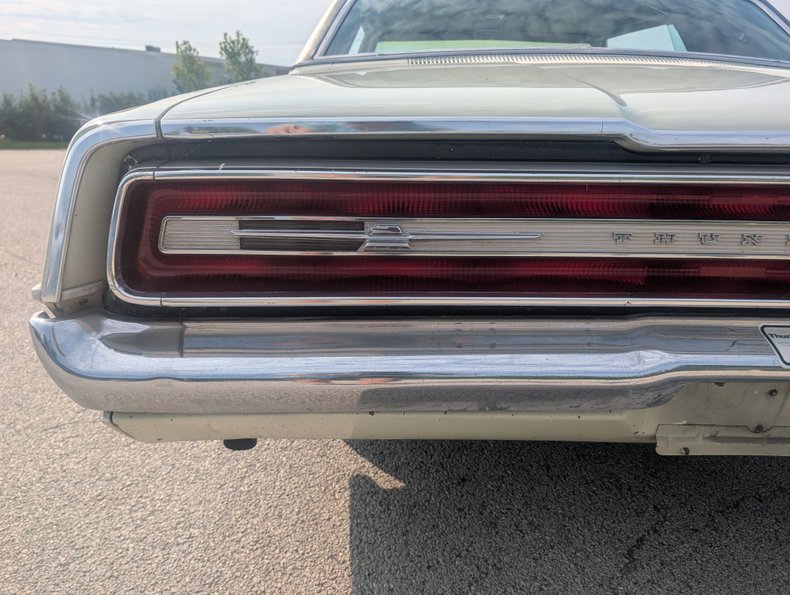 Ford-Thunderbird-1967-Diamond-Green-Green-4