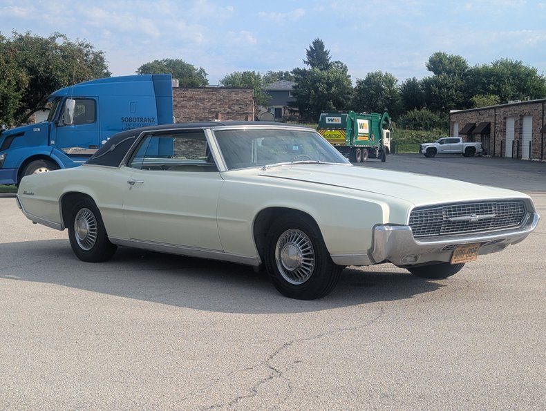 Ford-Thunderbird-1967-Diamond-Green-Green-43