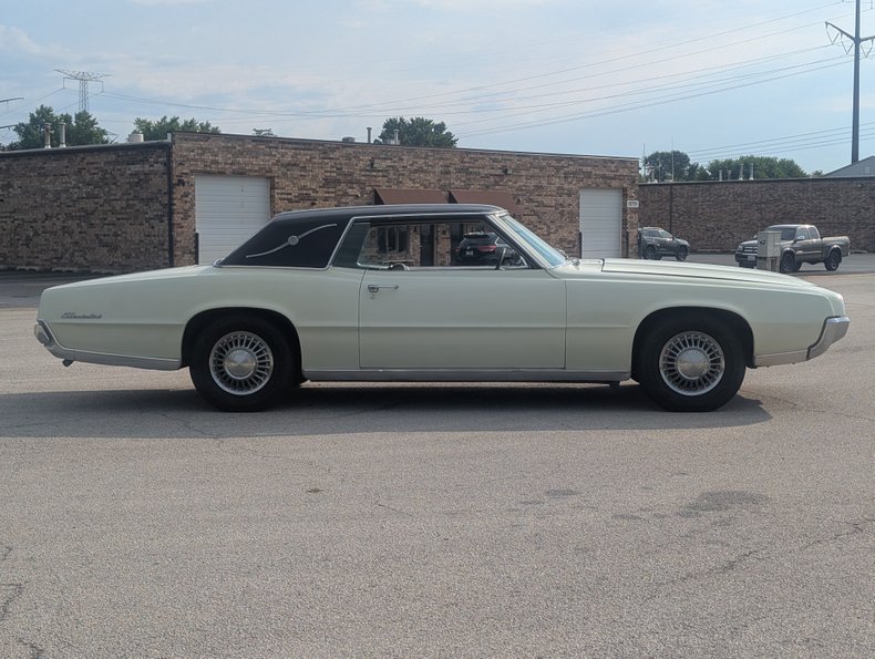 Ford-Thunderbird-1967-Diamond-Green-Green-44