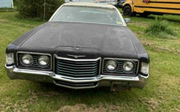 Ford-Thunderbird-1972-Sedan-2