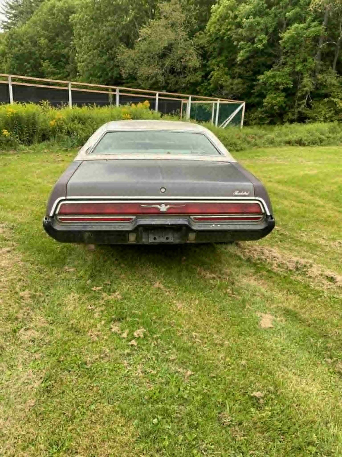 Ford-Thunderbird-1972-Sedan-3