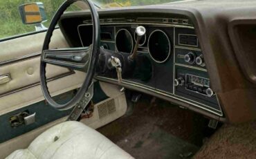 Ford-Thunderbird-1972-Sedan-6