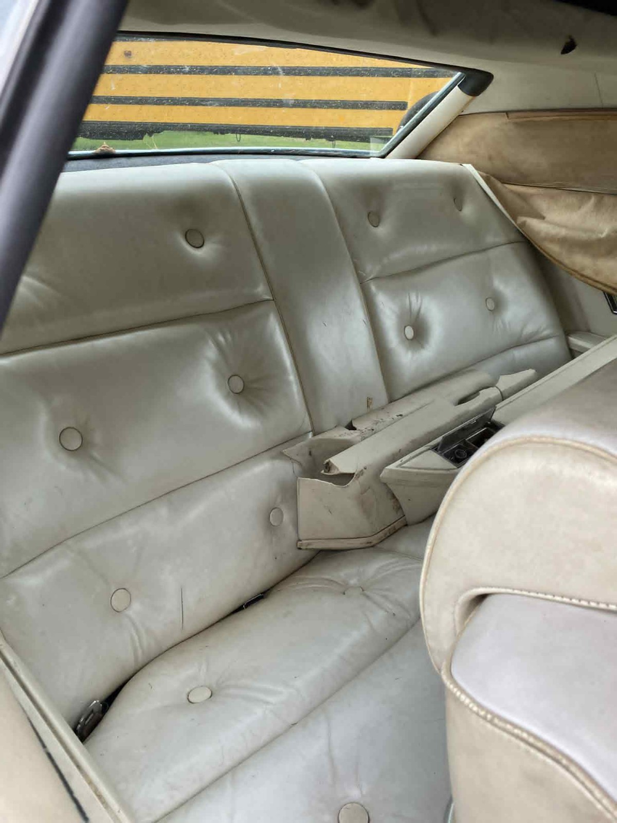Ford-Thunderbird-1972-Sedan-7