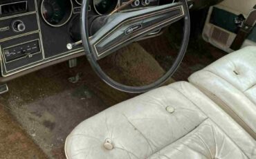Ford-Thunderbird-1972-Sedan-8