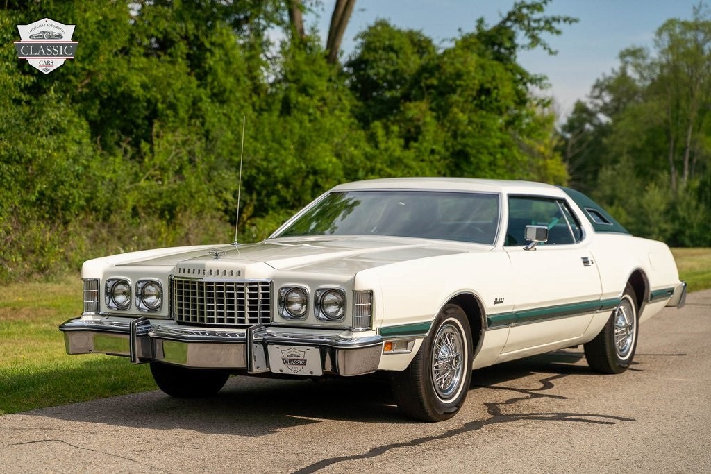 Ford Thunderbird 1976 --