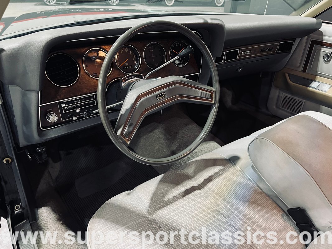 Ford-Thunderbird-1979-Coupe-15