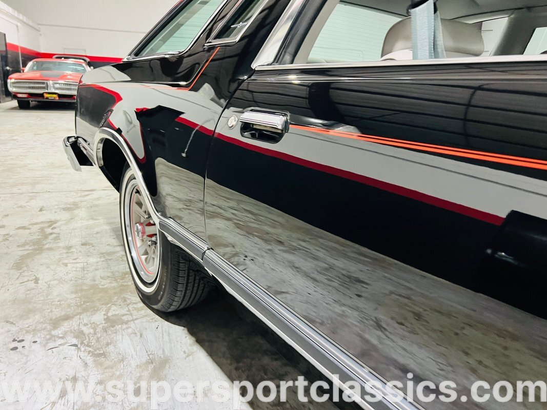 Ford-Thunderbird-1979-Coupe-31