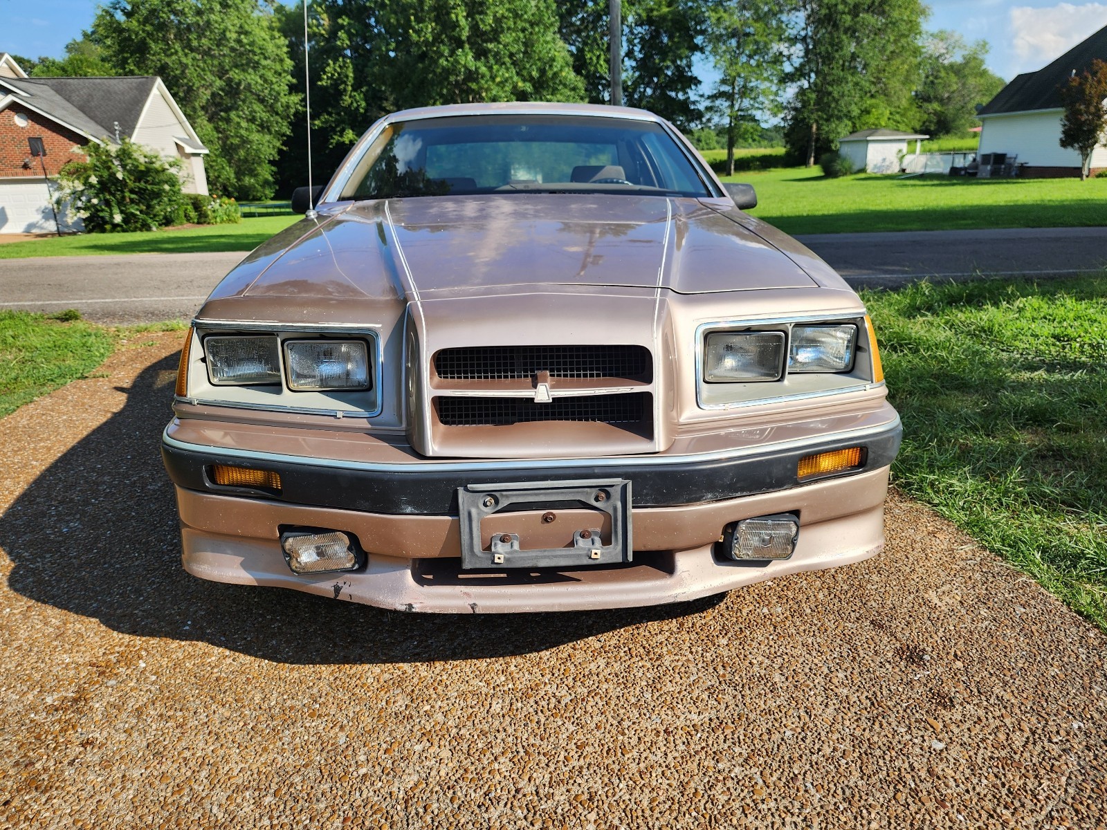 Ford-Thunderbird-1986-Sedan-3