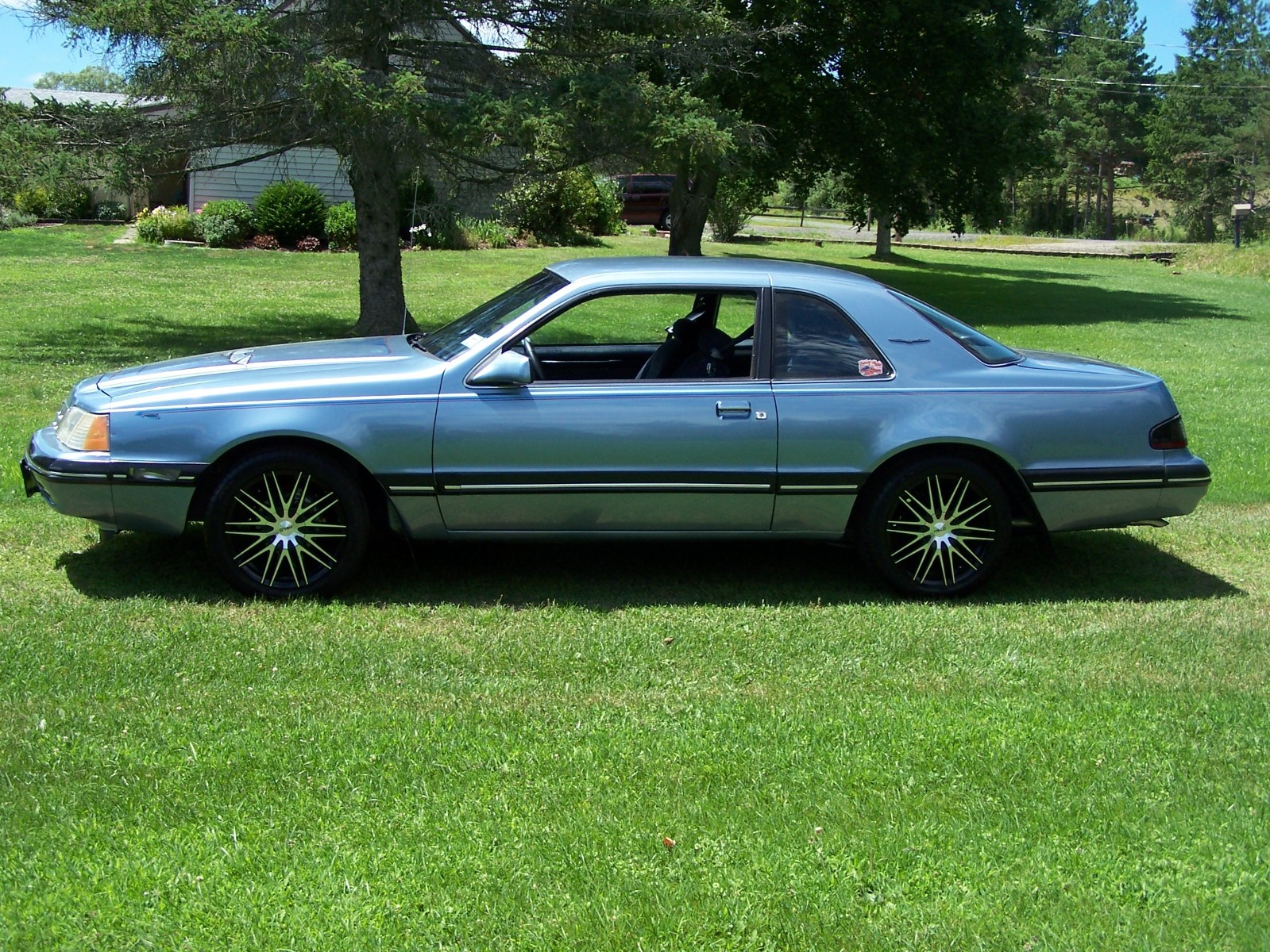 Ford-Thunderbird-1988-Coupe-4