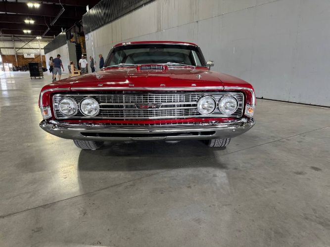 Ford-Torino-1968-Candy-Apple-Red-11