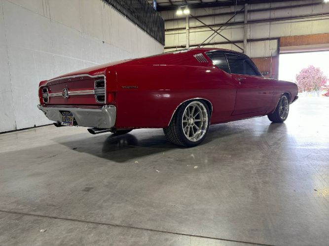 Ford-Torino-1968-Candy-Apple-Red-14
