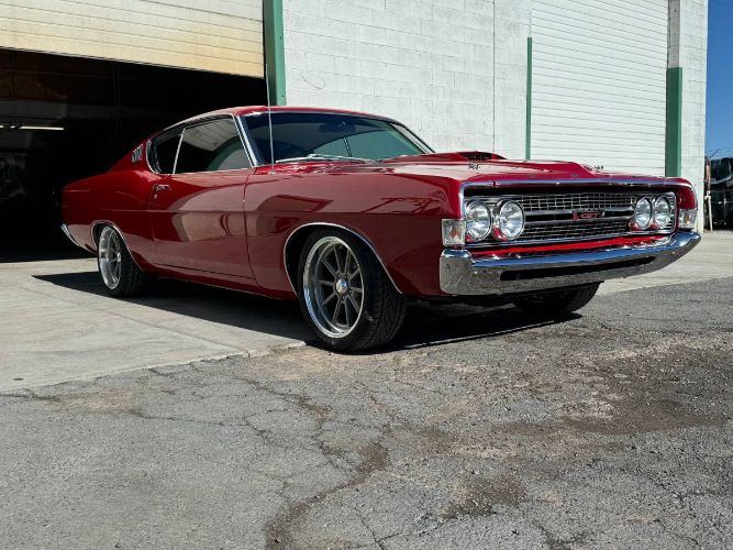 Ford-Torino-1968-Candy-Apple-Red-17