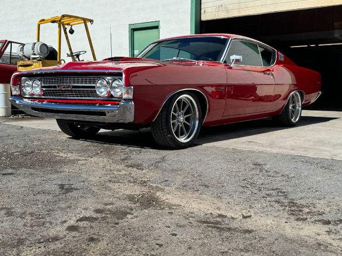 Ford-Torino-1968-Candy-Apple-Red-18
