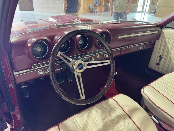 Ford-Torino-1968-Candy-Apple-Red-7