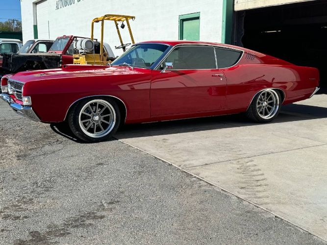 Ford-Torino-1968-Candy-Apple-Red