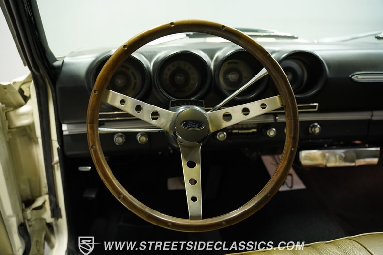 Ford-Torino-1969-Wimbledon-White-Gold-37