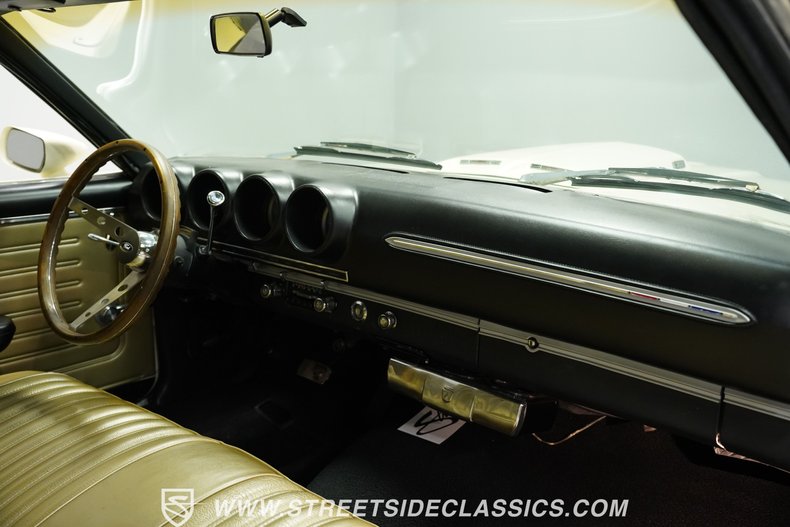 Ford-Torino-1969-Wimbledon-White-Gold-46