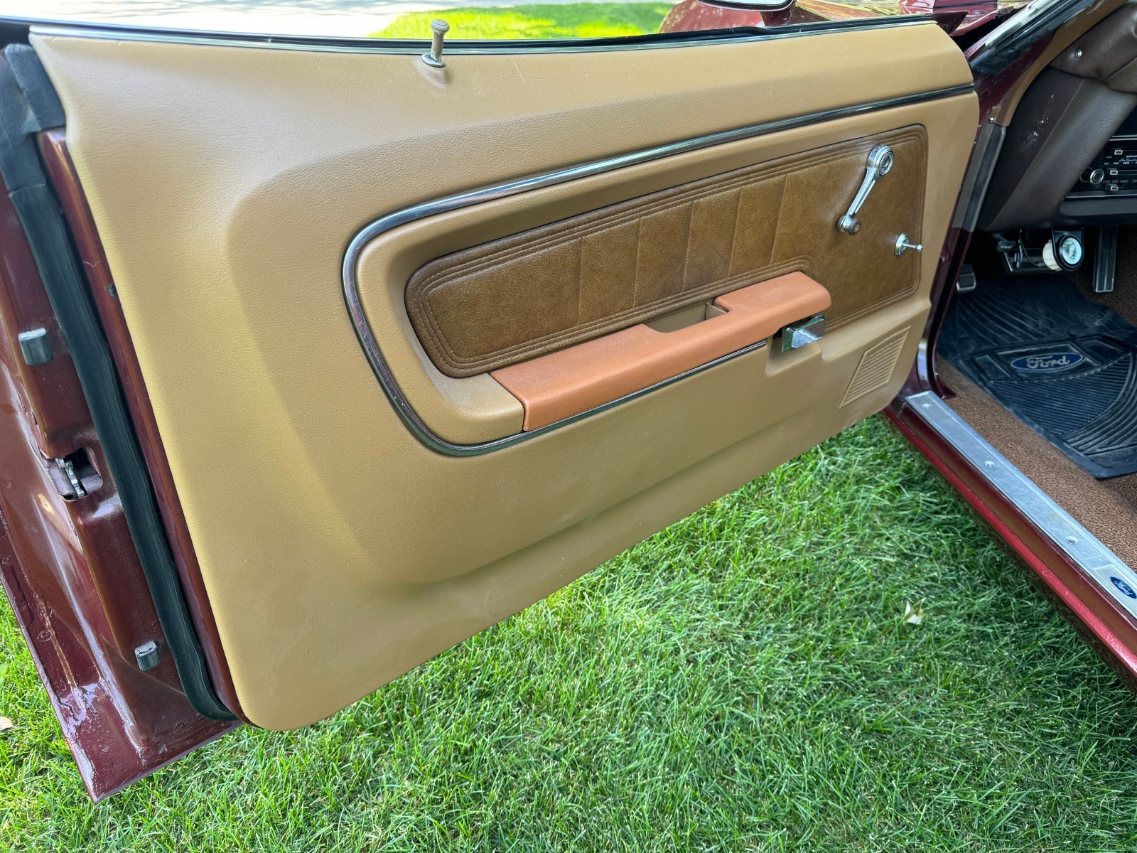 Ford-Torino-1972-Fastback-18