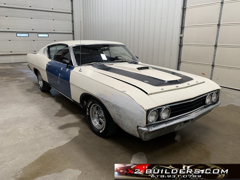 Ford-Torino-Talladega-1969-2